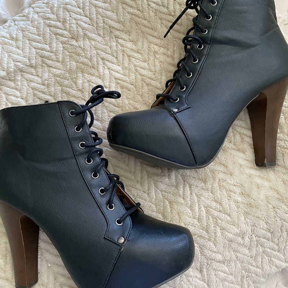 Qupid Women's Lace Up Ankle Bootie